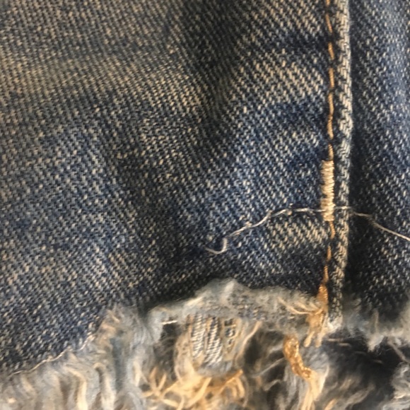 Free People Dolphin Hem Distressed Jean Shorts Size 25 - Picture 12 of 12